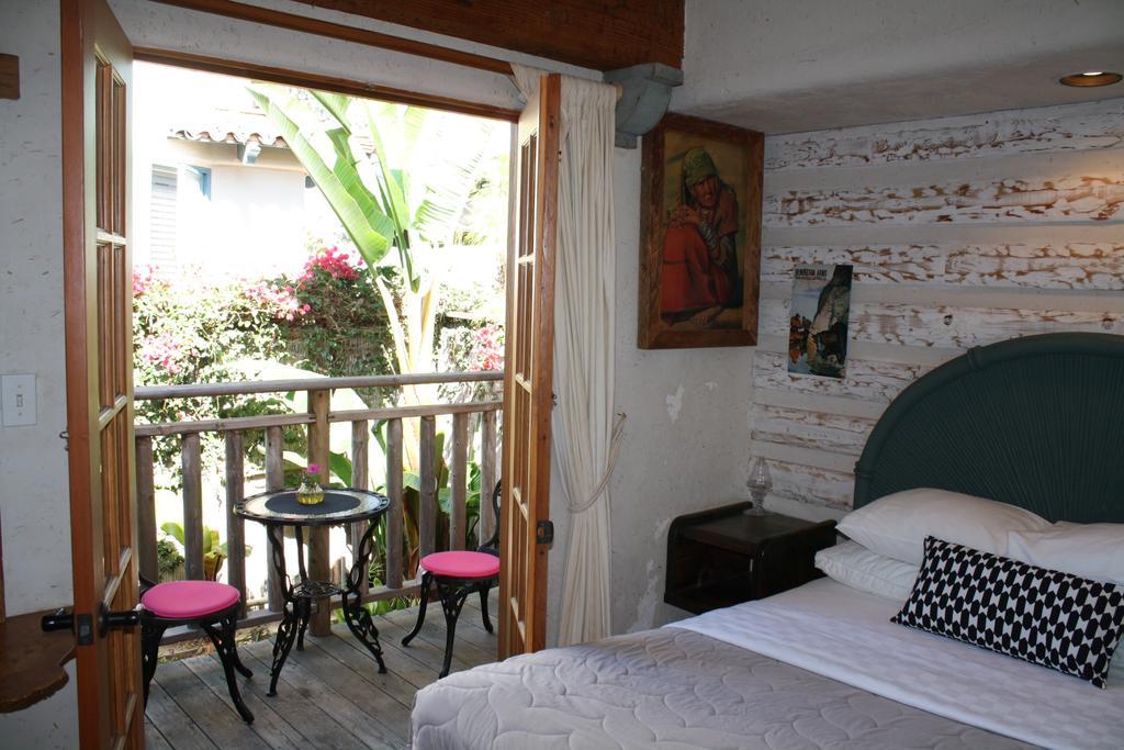 Les Artistes Inn Del Mar Bilik gambar